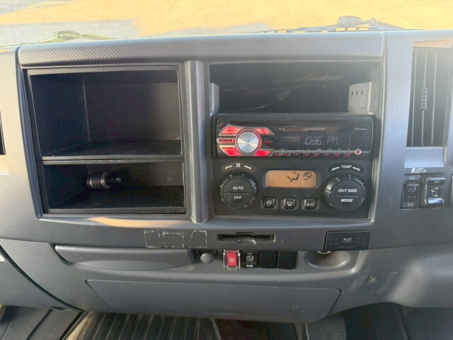 いすゞフォワードアルミウイング中型（4t）[写真19]