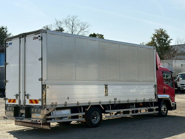 いすゞフォワードアルミウイング中型（4t）[写真02]