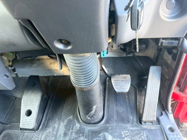 いすゞフォワードアルミウイング中型（4t）[写真22]