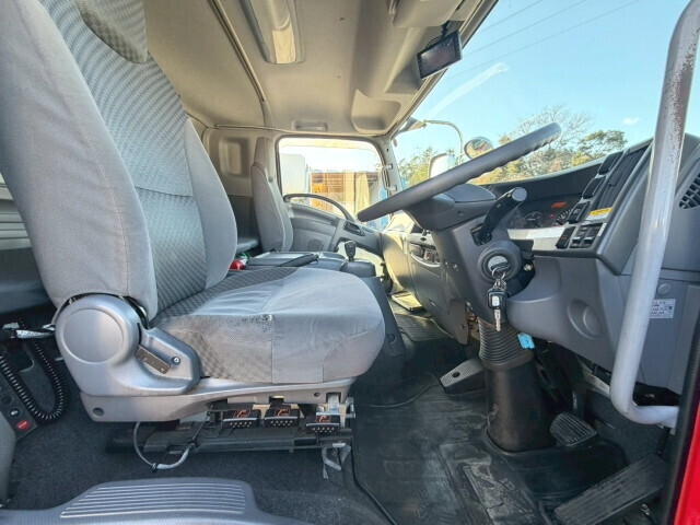 いすゞフォワードアルミウイング中型（4t）[写真23]