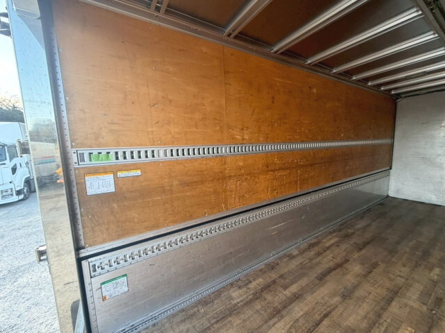 いすゞフォワードアルミウイング中型（4t）[写真08]