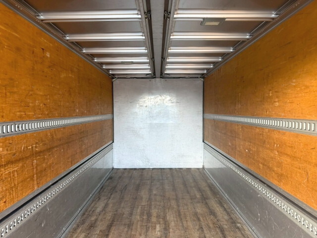 いすゞフォワードアルミウイング中型（4t）[写真09]