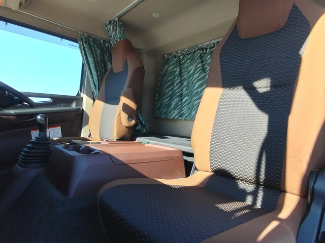 日野レンジャー平ボディ中型（4t）[写真20]