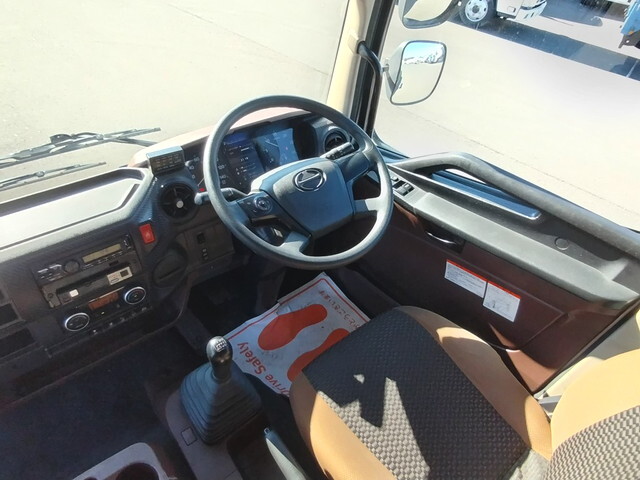 日野レンジャー平ボディ中型（4t）[写真21]