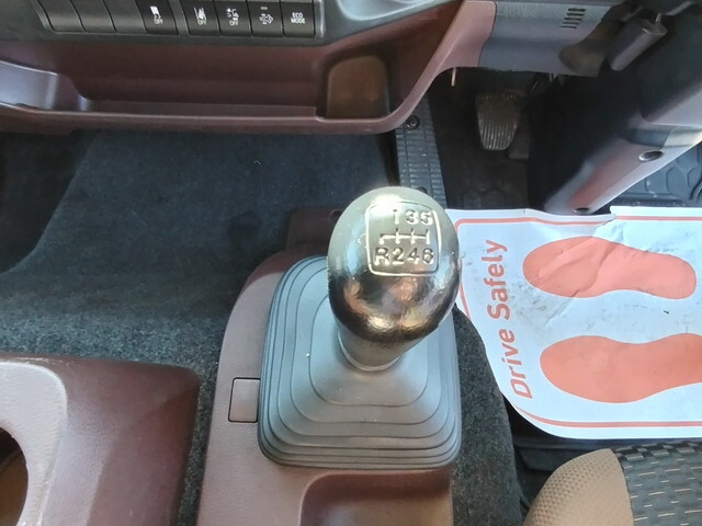 日野レンジャー平ボディ中型（4t）[写真23]