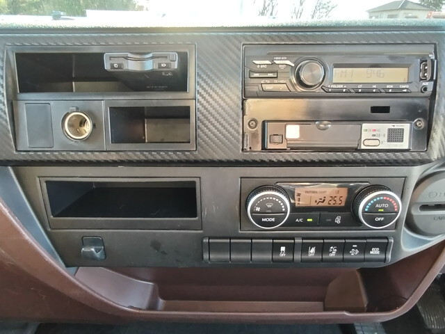 日野レンジャー平ボディ中型（4t）[写真24]