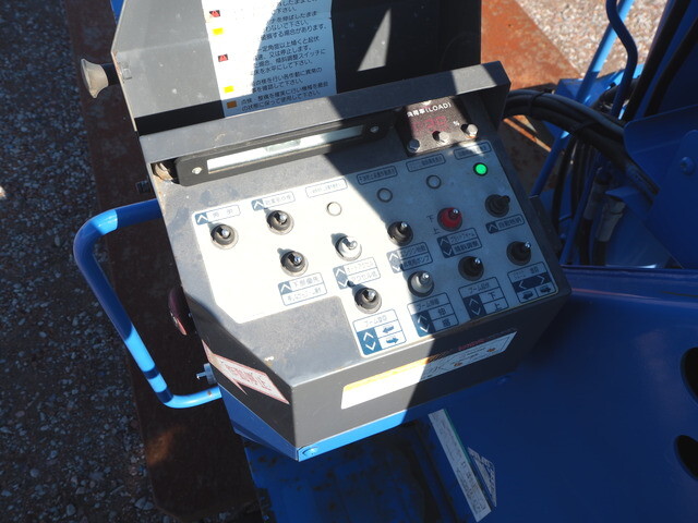 いすゞエルフ高所作業車小型（2t・3t）[写真12]