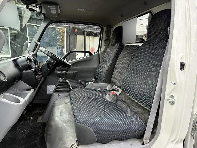 日野デュトロ平ボディ小型（2t・3t）[写真22]