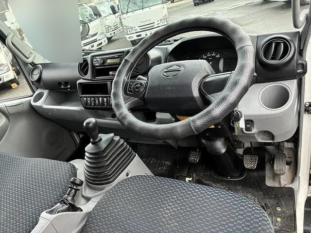 日野デュトロ平ボディ小型（2t・3t）[写真24]