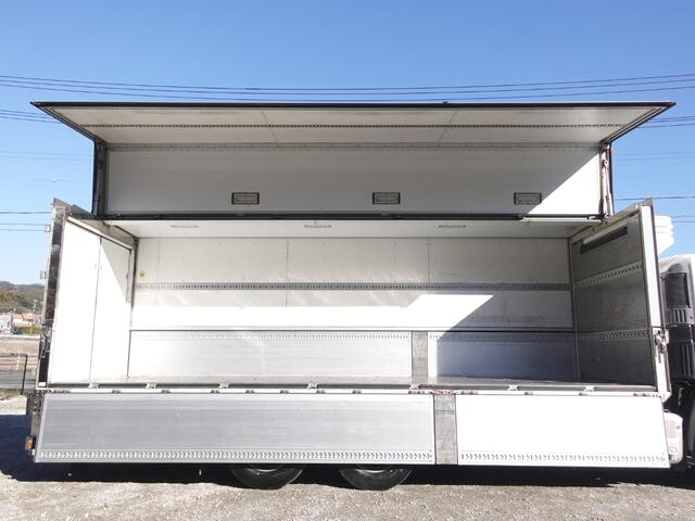 日野プロフィア冷蔵冷凍ウイング大型（10t）[写真11]