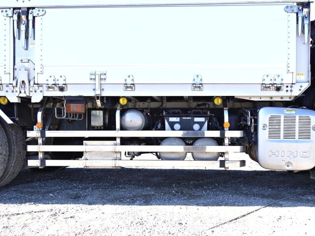 日野プロフィア冷蔵冷凍ウイング大型（10t）[写真17]