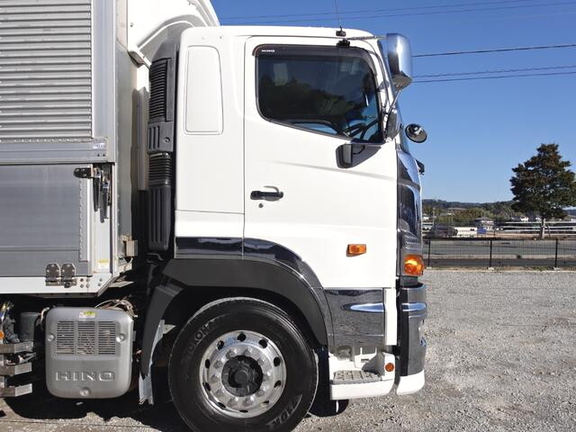 日野プロフィア冷蔵冷凍ウイング大型（10t）[写真05]