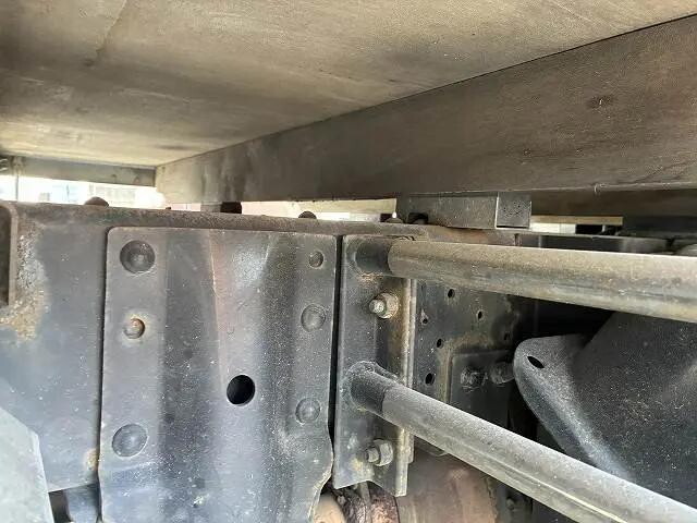 いすゞエルフ平ボディ小型（2t・3t）[写真24]