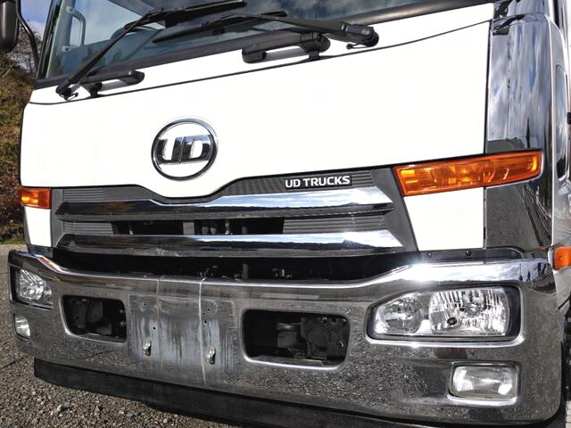 UDトラックスコンドルアルミウイング増トン（6t・8t）[写真03]