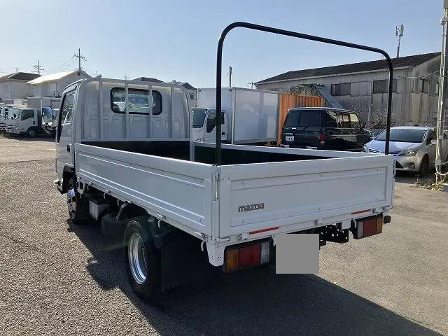 マツダタイタン平ボディ小型（2t・3t）[写真02]