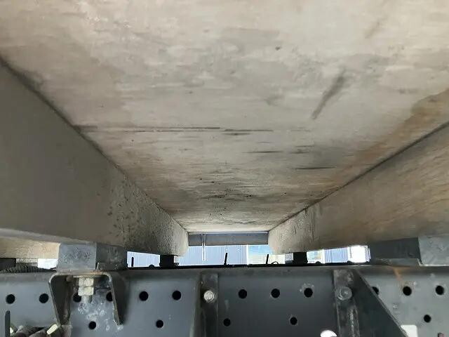 いすゞエルフ平ボディ小型（2t・3t）[写真24]