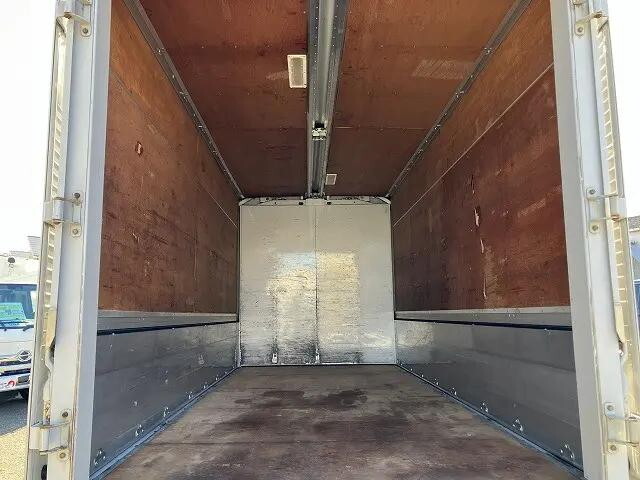 三菱ふそうキャンターアルミウイング小型（2t・3t）[写真11]