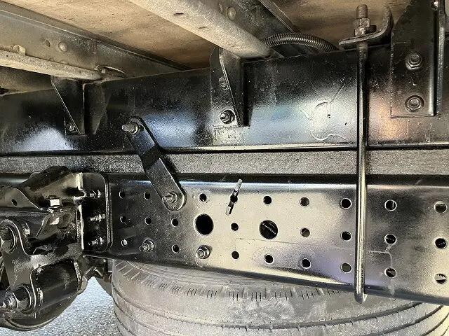 三菱ふそうキャンターアルミウイング小型（2t・3t）[写真24]