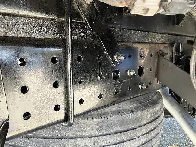 三菱ふそうキャンターアルミウイング小型（2t・3t）[写真26]