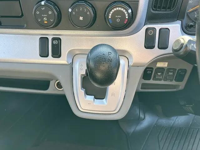 三菱ふそうキャンターアルミウイング小型（2t・3t）[写真33]