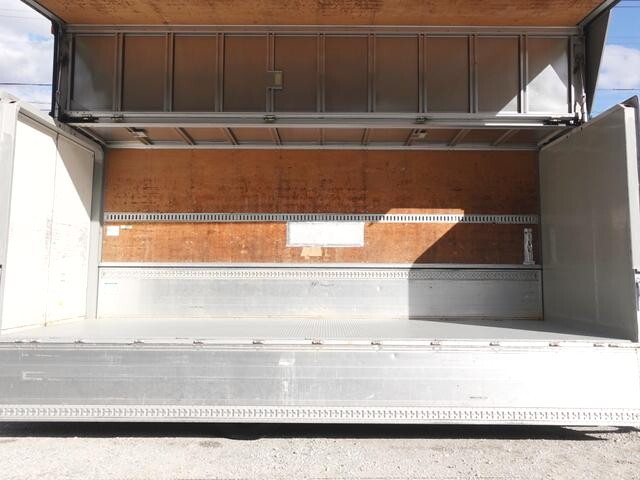 いすゞフォワードアルミウイング中型（4t）[写真13]