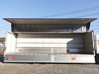 UDトラックスクオンアルミウイング大型（10t）[写真12]