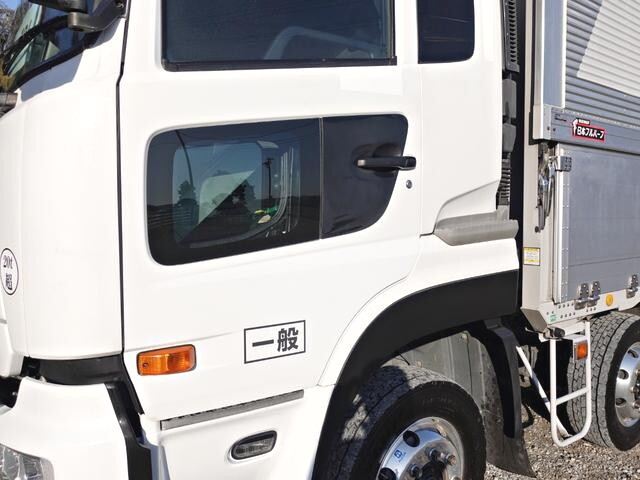 UDトラックスクオンアルミウイング大型（10t）[写真04]