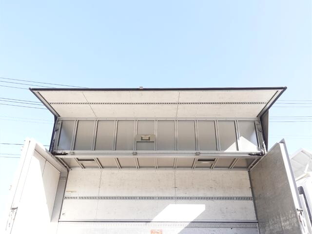 いすゞフォワードアルミウイング中型（4t）[写真11]