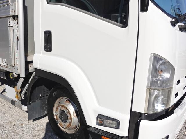 いすゞフォワードアルミウイング中型（4t）[写真05]