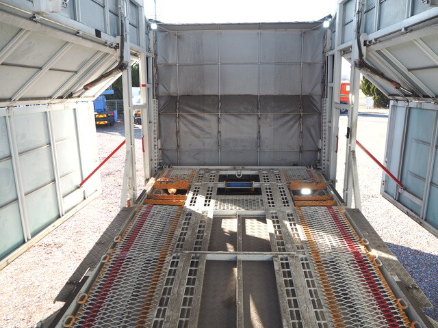 日野レンジャーキャリアカー増トン（6t・8t）[写真13]