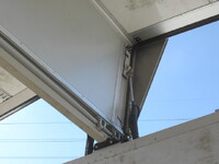 三菱ふそうスーパーグレートパネルウイング大型（10t）[写真17]