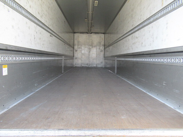 三菱ふそうスーパーグレートパネルウイング大型（10t）[写真09]