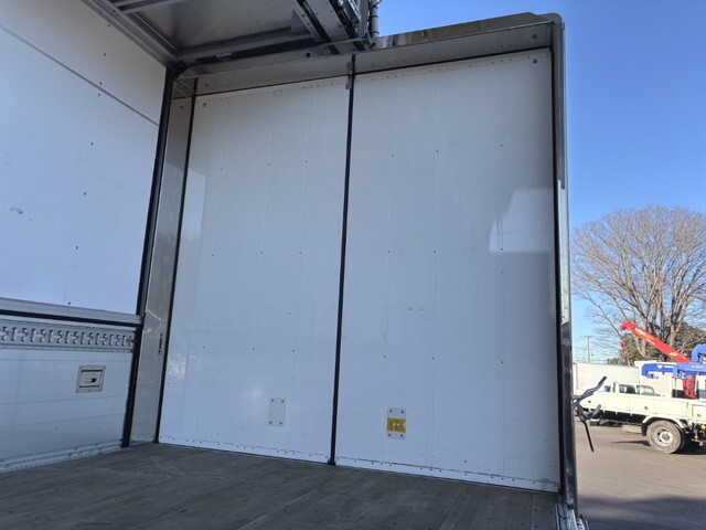 日野レンジャーアルミウイング中型（4t）[写真11]