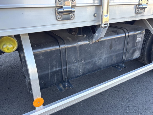 日野レンジャーアルミウイング中型（4t）[写真32]