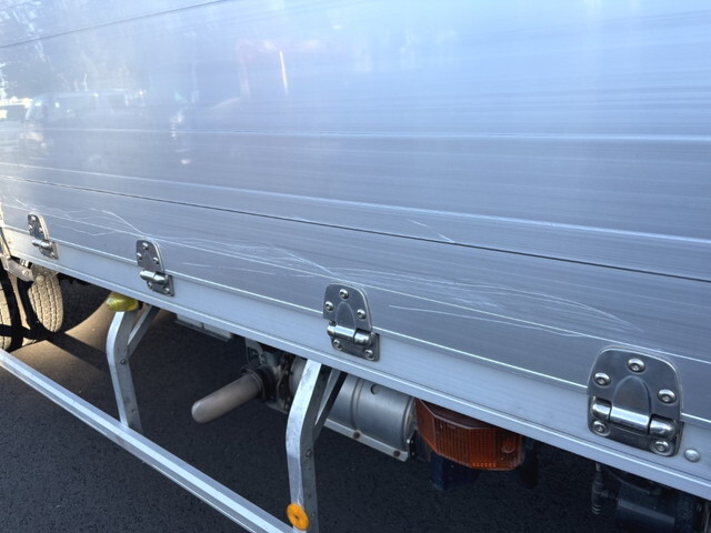 日野レンジャーアルミウイング中型（4t）[写真40]