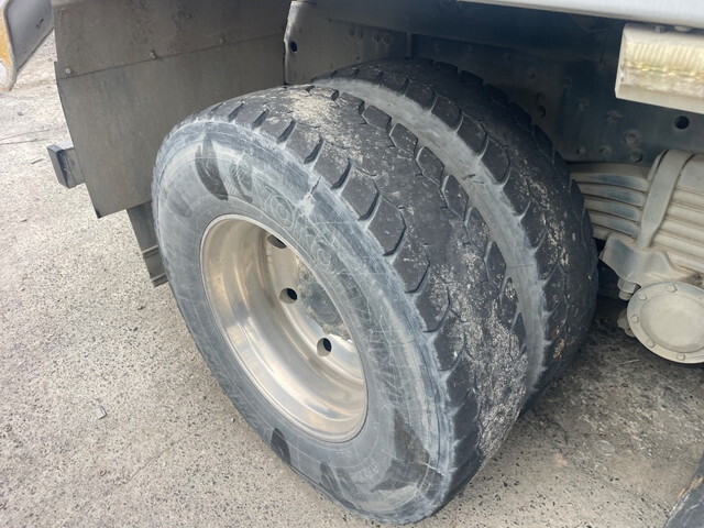 三菱ふそうスーパーグレートミキサー車（コンクリートミキサー）大型（10t）[写真12]