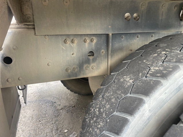 三菱ふそうスーパーグレートミキサー車（コンクリートミキサー）大型（10t）[写真17]