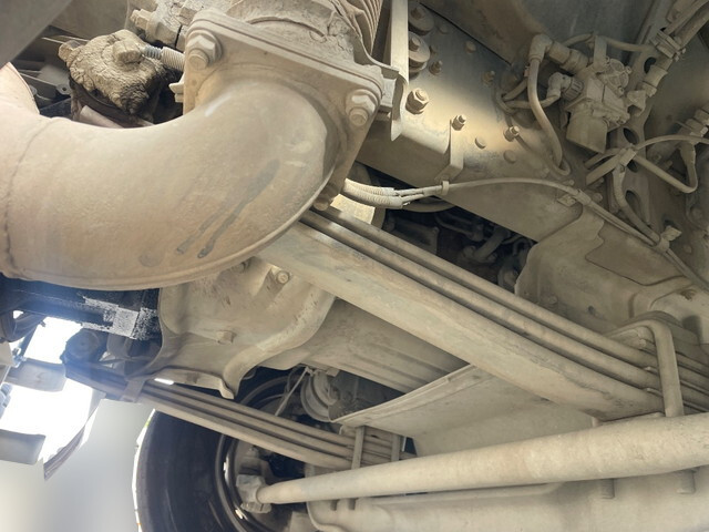 三菱ふそうスーパーグレートミキサー車（コンクリートミキサー）大型（10t）[写真22]