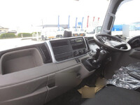 三菱ふそうキャンター平ボディ小型（2t・3t）[写真14]