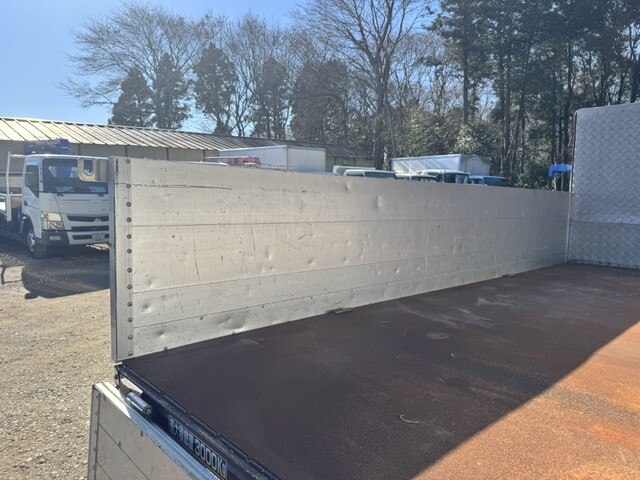 三菱ふそうキャンタークレーン4段小型（2t・3t）[写真10]