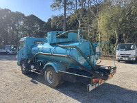 三菱ふそうキャンターバキュームカー小型（2t・3t）[写真05]