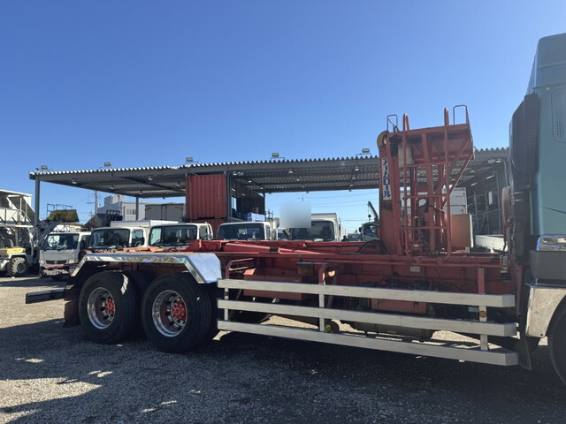 三菱ふそうスーパーグレートコンテナ専用車大型（10t）[写真16]