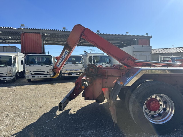 三菱ふそうスーパーグレートコンテナ専用車大型（10t）[写真32]