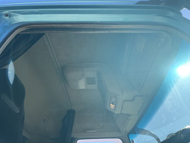 三菱ふそうスーパーグレートコンテナ専用車大型（10t）[写真06]