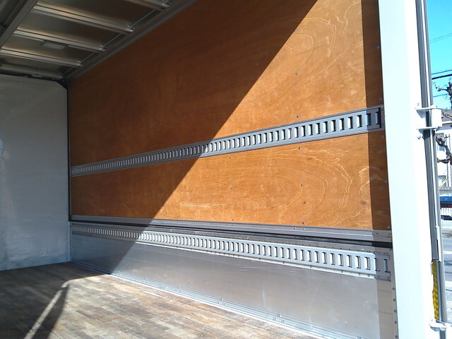 いすゞエルフアルミウイング小型（2t・3t）[写真17]