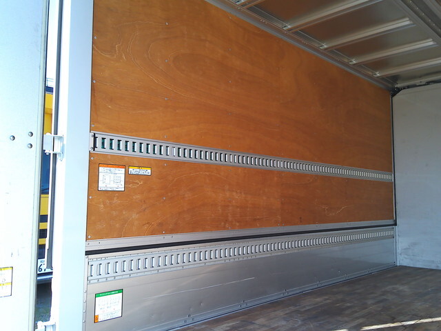 いすゞエルフアルミウイング小型（2t・3t）[写真18]