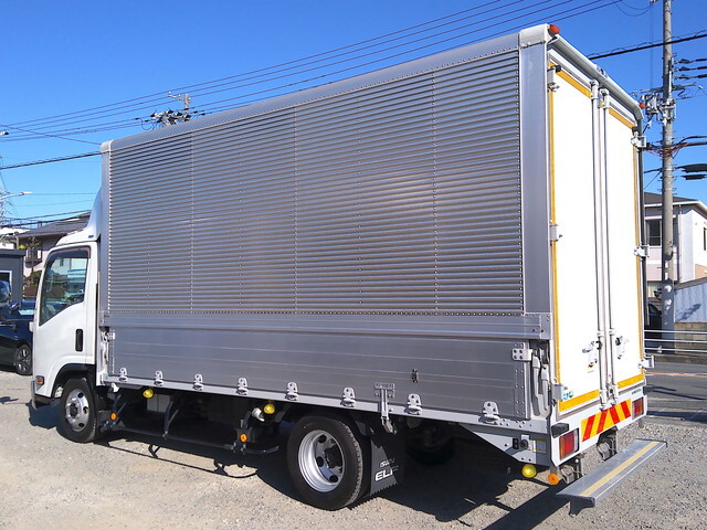 いすゞエルフアルミウイング小型（2t・3t）[写真02]