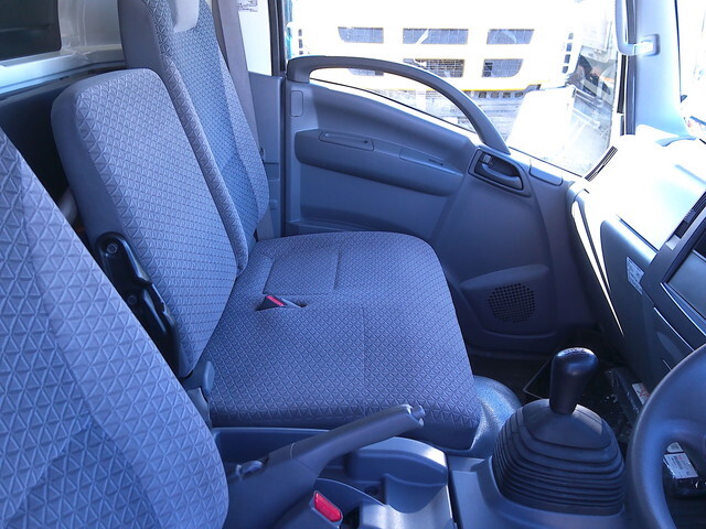 いすゞエルフアルミウイング小型（2t・3t）[写真27]