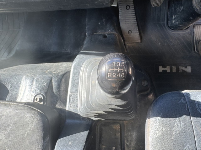 日野レンジャー穴掘建柱車増トン（6t・8t）[写真18]