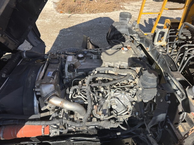 日野レンジャー穴掘建柱車増トン（6t・8t）[写真29]